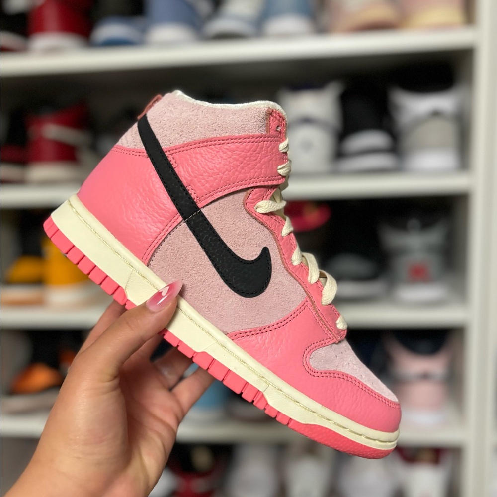 New Nike Womens Dunk High Hoops Pack Pink and black DX3359-600 Sz 6.5